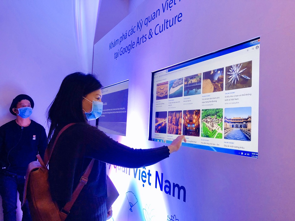 Dự án trực tuyến “Kỳ quan Việt Nam” do Tổng cục Du lịch và Tập đoàn Google phối hợp thực hiện gồm 35 triển lãm và 1.369 bức ảnh được trưng bày. Ảnh: Thảo Anh